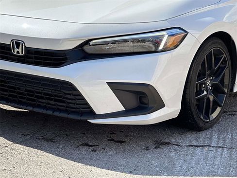 Used 2023 Honda Civic Sport image 8