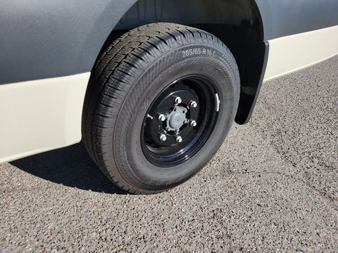 Used 2025 Mercedes-Benz Sprinter 3500 image 5