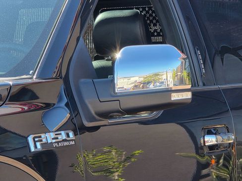 Used 2015 Ford F150 Platinum w/ Equipment Group 701A Luxury image 10