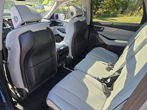 Used 2024 Acura MDX SH-AWD w/ Advance Package image 11