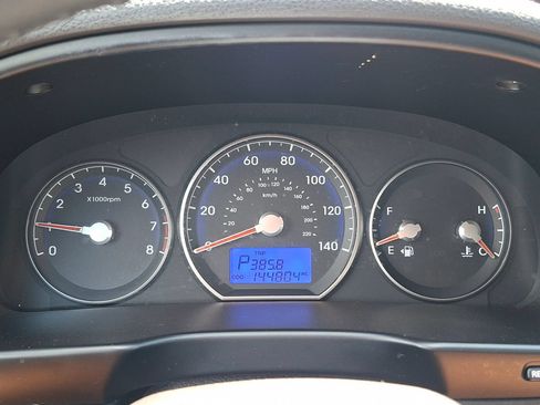 Used 2011 Hyundai Santa Fe Limited w/ Navigation Pkg 4 AWD/4WD image 14