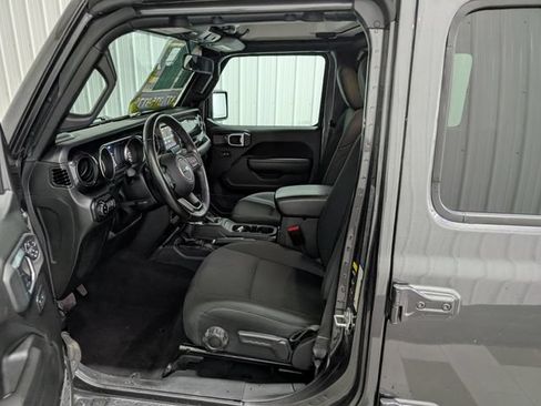 Used 2022 Jeep Gladiator Sport AWD/4WD image 13