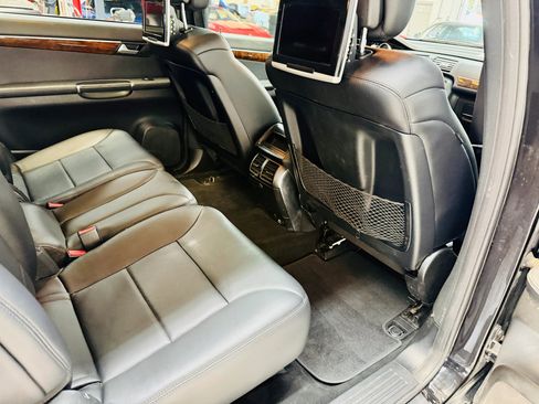 Used 2012 Mercedes-Benz R 350 4MATIC image 29
