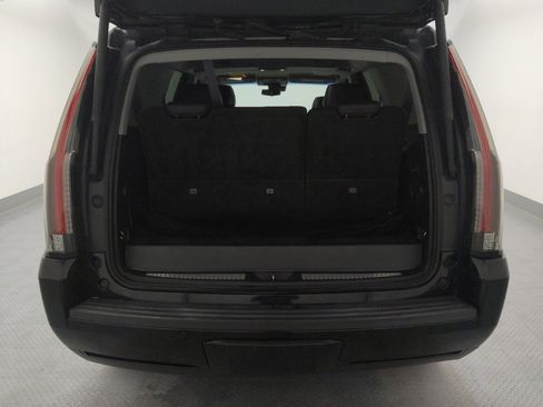 Used 2017 Cadillac Escalade Luxury image 29