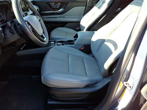 Used 2022 Lincoln Corsair Standard w/ Premium Package image 15