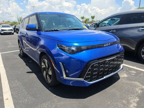 Certified 2023 Kia Soul GT-Line FWD image 3