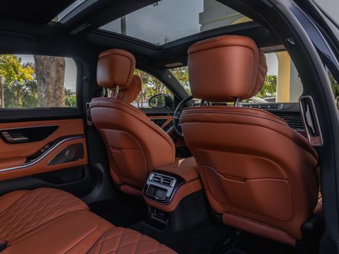 Used 2023 Mercedes-Benz S 580 4MATIC Sedan image 25