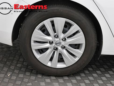 Used 2024 Nissan Sentra S FWD image 29