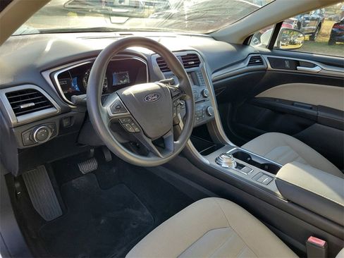 Used 2018 Ford Fusion S image 12