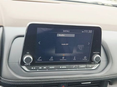 Used 2023 Nissan Rogue SV image 24