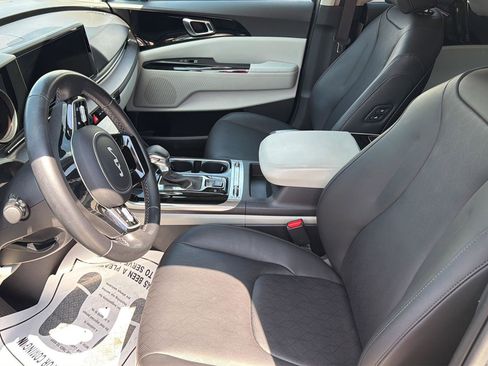 Used 2022 Kia Carnival SX FWD image 12