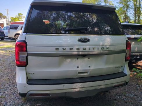 Used 2024 Ford Expedition XLT RWD image 6