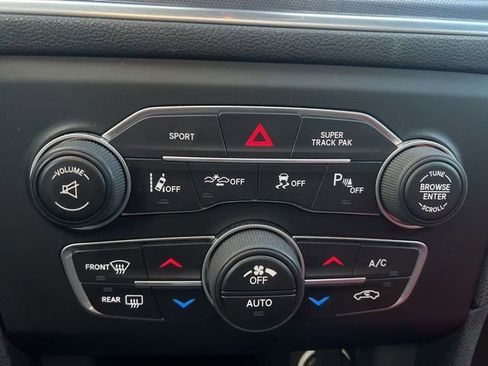 Used 2015 Dodge Charger R/T RWD image 14