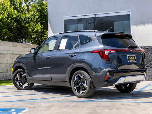 Used 2025 Kia Seltos S FWD image 11