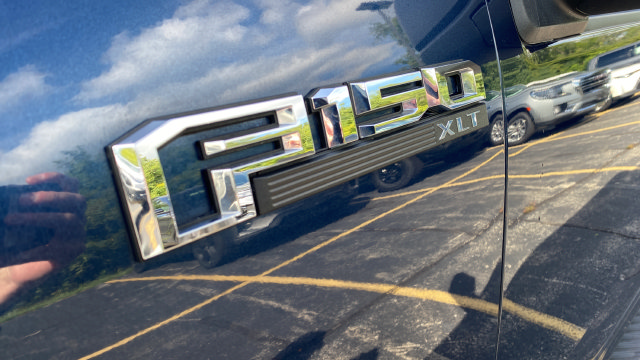 Used 2019 Ford F150 XLT w/ Equipment Group 302A Luxury AWD/4WD image 33