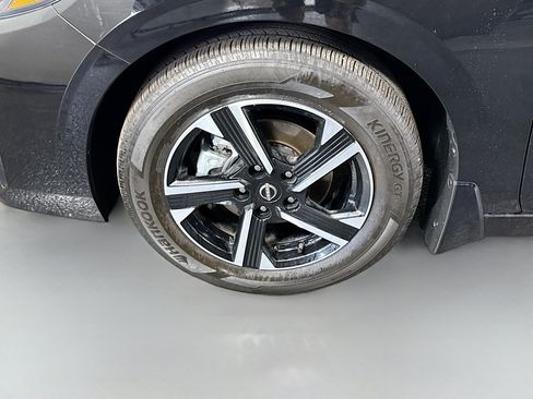Used 2025 Nissan Sentra SV FWD image 38