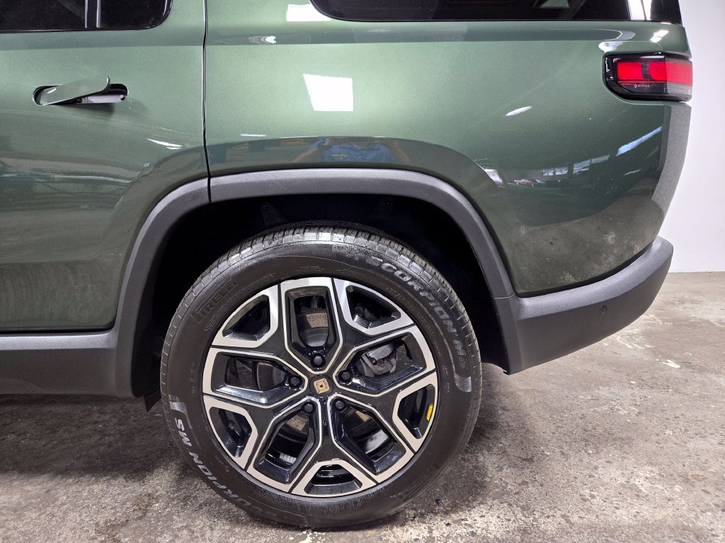 Used 2025 Rivian R1S Adventure Dual AWD/4WD image 58