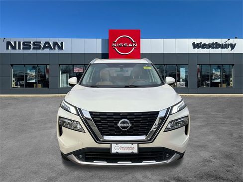 Used 2022 Nissan Rogue Platinum w/ Head-Up Display Package image 2