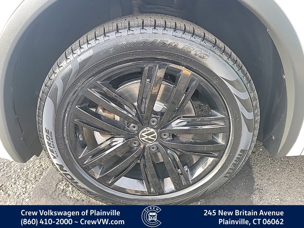 Certified 2022 Volkswagen Tiguan SE R-Line AWD/4WD image 18