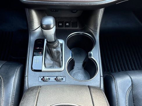 Used 2014 Toyota Highlander Limited w/ Driver Technology Package image 23
