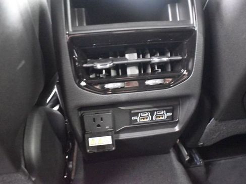 New 2025 Jeep Grand Cherokee Altitude w/ Trailer Tow Package AWD/4WD image 33