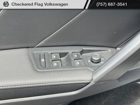 Used 2023 Volkswagen Tiguan SE FWD image 14