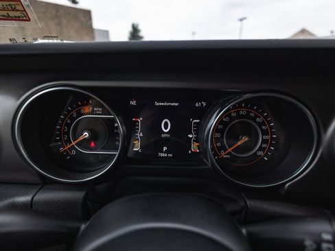 Used 2023 Jeep Wrangler Freedom Edition image 14