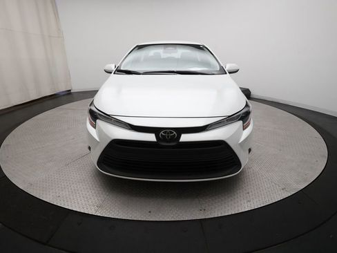 Used 2025 Toyota Corolla LE FWD image 11