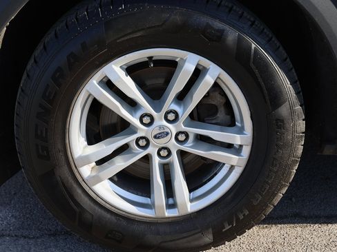 Certified 2023 Ford Explorer XLT w/ Equipment Group 202A image 11