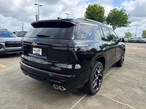New 2026 Chevrolet Traverse High Country w/ LPO, Floor Liner Package FWD image 8