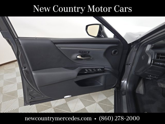 Used 2023 Lexus ES 300h Ultra Luxury w/ Accessory Package (Z2) FWD image 17