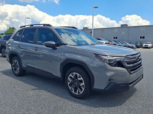 Used 2026 Subaru Forester Premium AWD/4WD image 3
