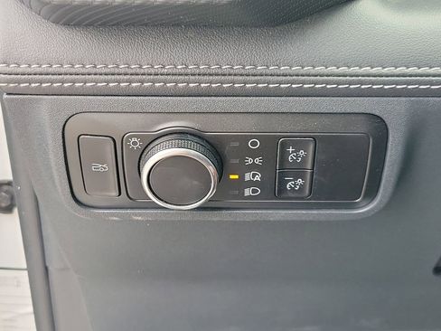 Used 2025 Ford Mustang Premium RWD image 25