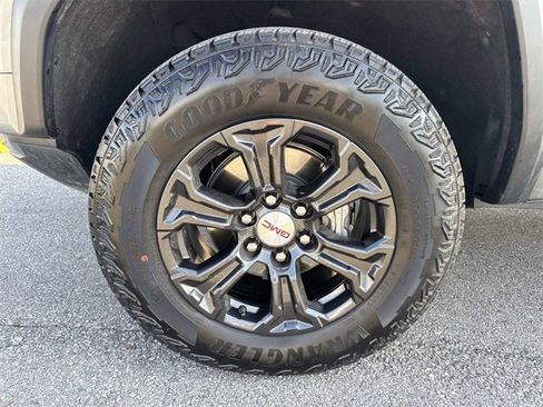 Used 2023 GMC Canyon Elevation image 9