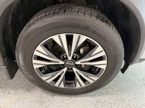 Used 2023 Nissan Rogue SV image 30