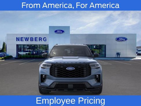 New 2025 Ford Explorer ST-Line w/ Premium Package AWD/4WD image 2