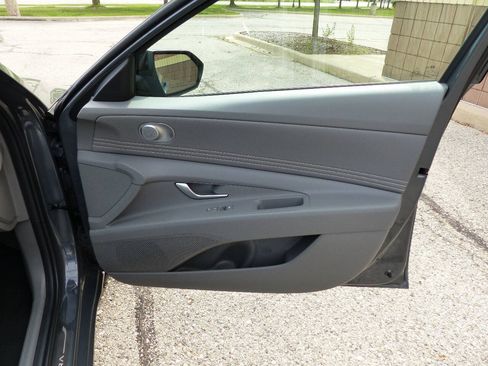 Used 2026 Hyundai Elantra Sport FWD image 40