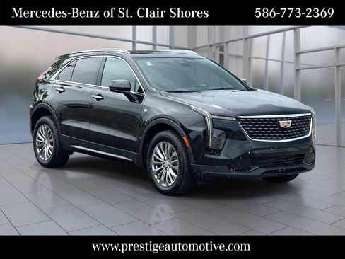 Used 2024 Cadillac XT4 Premium Luxury w/ Cold Weather Package FWD image 8