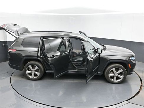 Used 2022 Jeep Grand Cherokee L Limited image 54