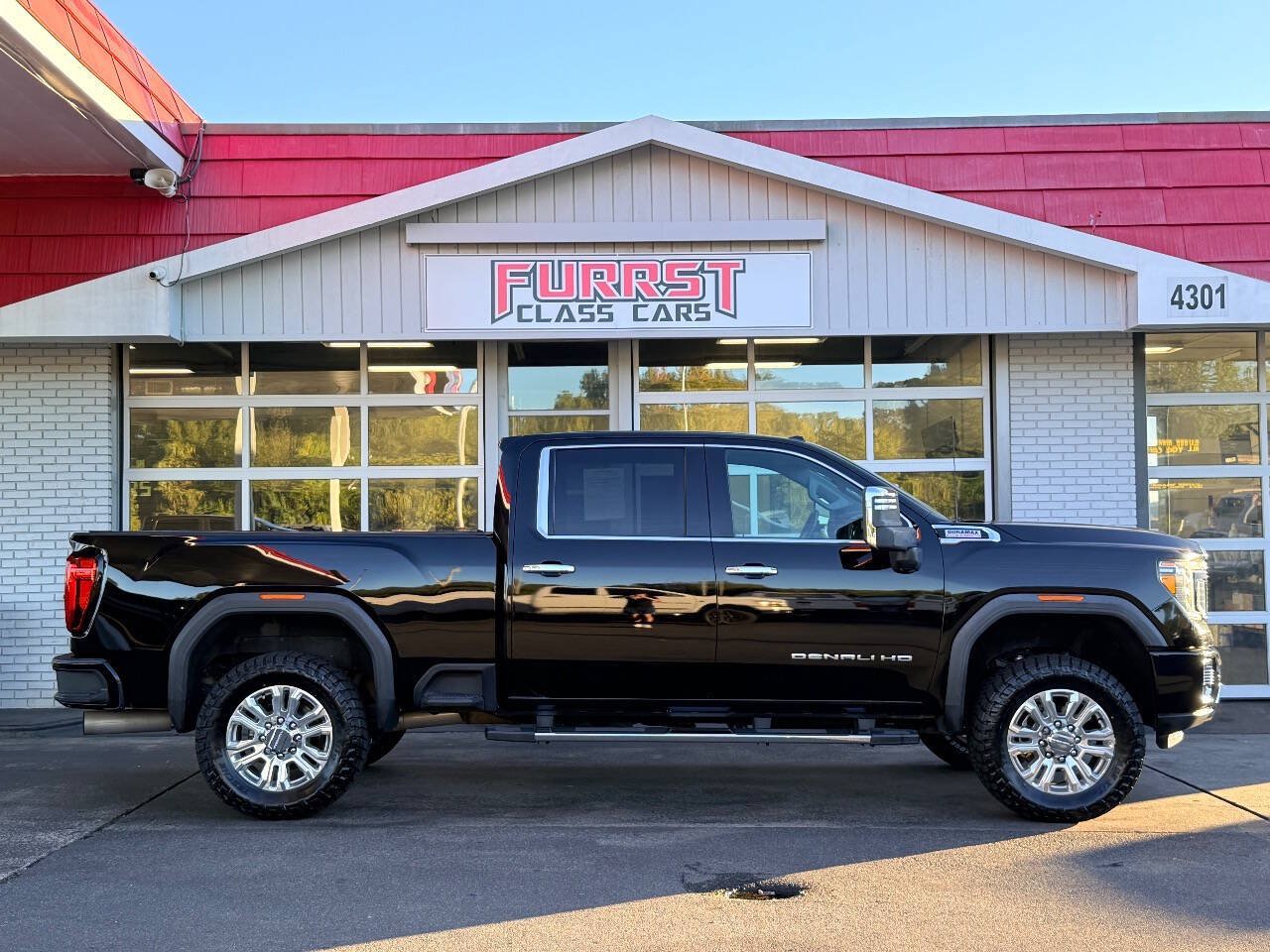 Used 2020 GMC Sierra 2500 Denali w/ Denali Ultimate Package AWD/4WD image 2