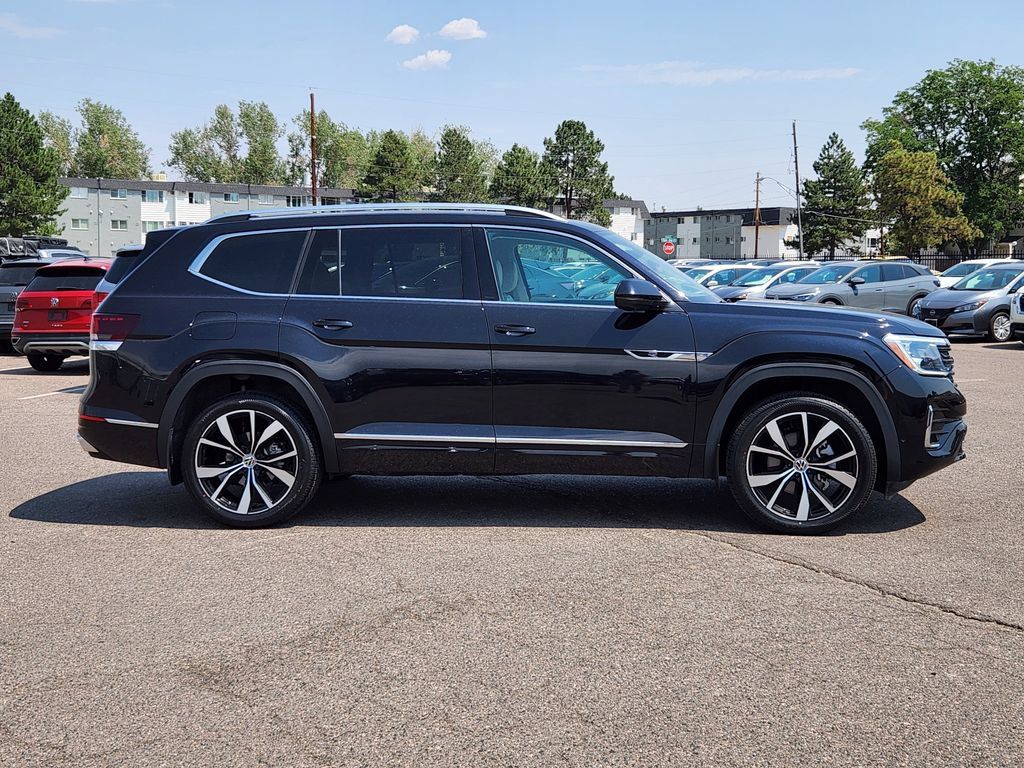Certified 2025 Volkswagen Atlas SEL Premium R-Line AWD/4WD image 4