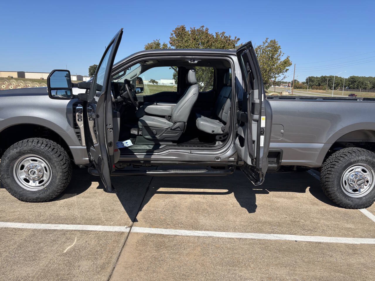 Used 2024 Ford F350 XL w/ FX4 Off-Road Package AWD/4WD image 9