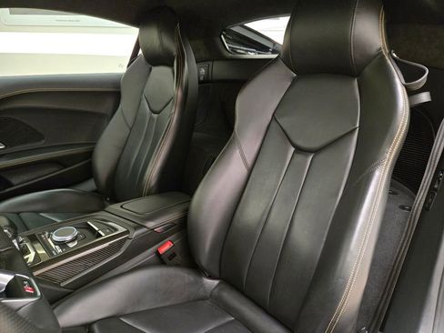 Used 2021 Audi R8 V10 w/ Premium Package image 29