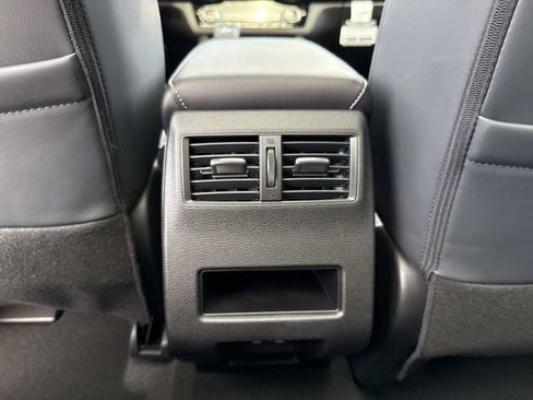 New 2026 Mitsubishi Outlander SE FWD image 17