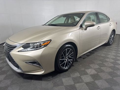 Used 2017 Lexus ES 350 w/ Navigation System Package image 8