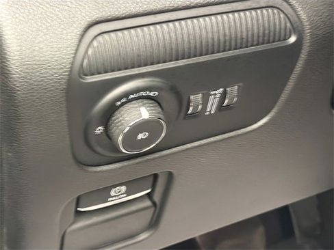 Used 2025 Jeep Wagoneer 4WD image 10