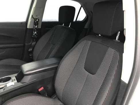 Used 2017 Chevrolet Equinox LS image 5