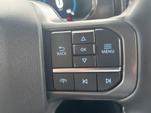 Certified 2023 Ford F150 Lariat w/ Equipment Group 502A High image 21