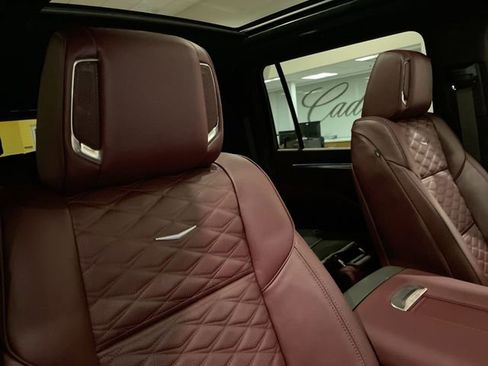 New 2026 Cadillac Escalade ESV Luxury w/ Touring Package AWD/4WD image 21