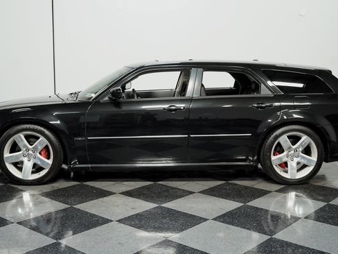 Used 2006 Dodge Magnum SRT8 w/ SRT Option Group III image 2